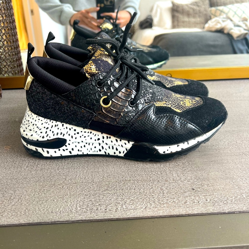 Steve Madden sneaker